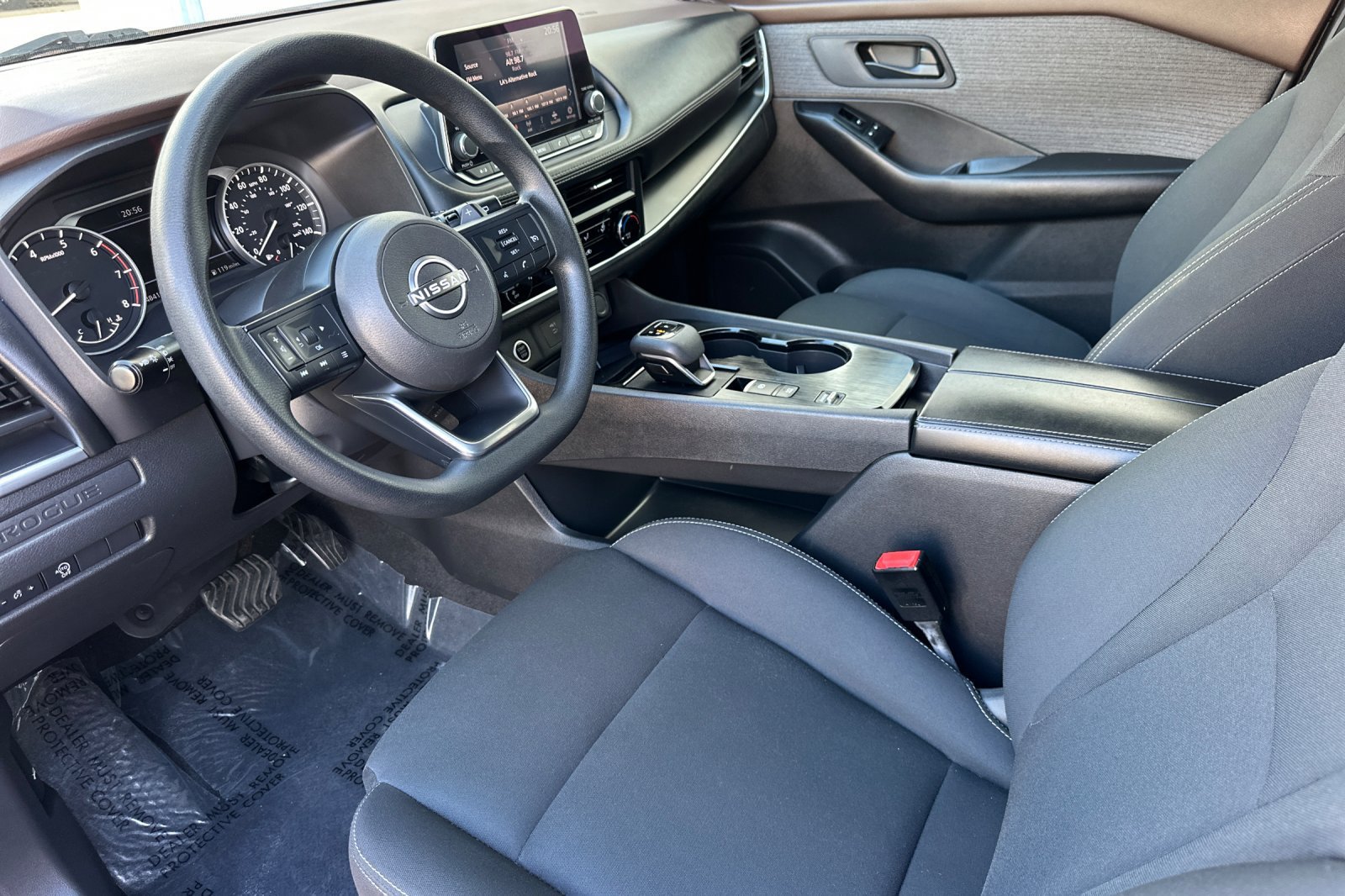 Used 2023 Nissan Rogue S FWD image 10