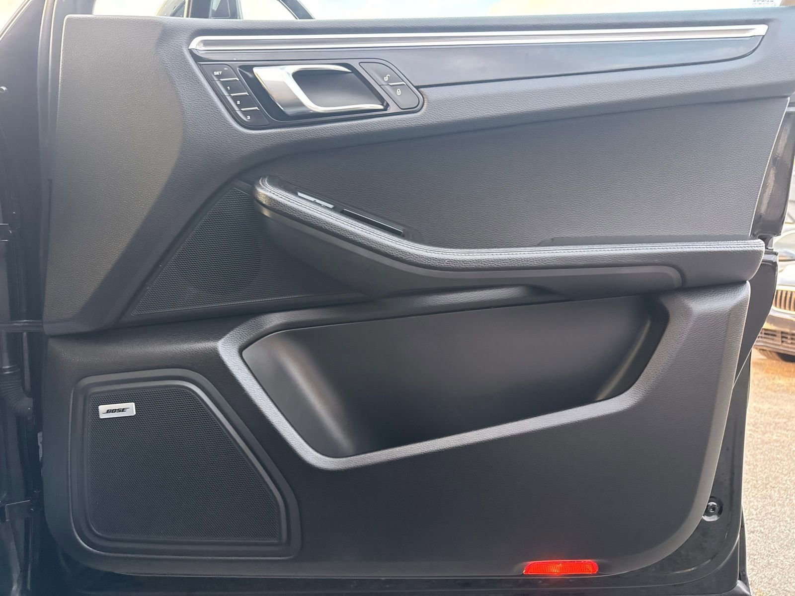 Used 2017 Porsche Macan S image 29