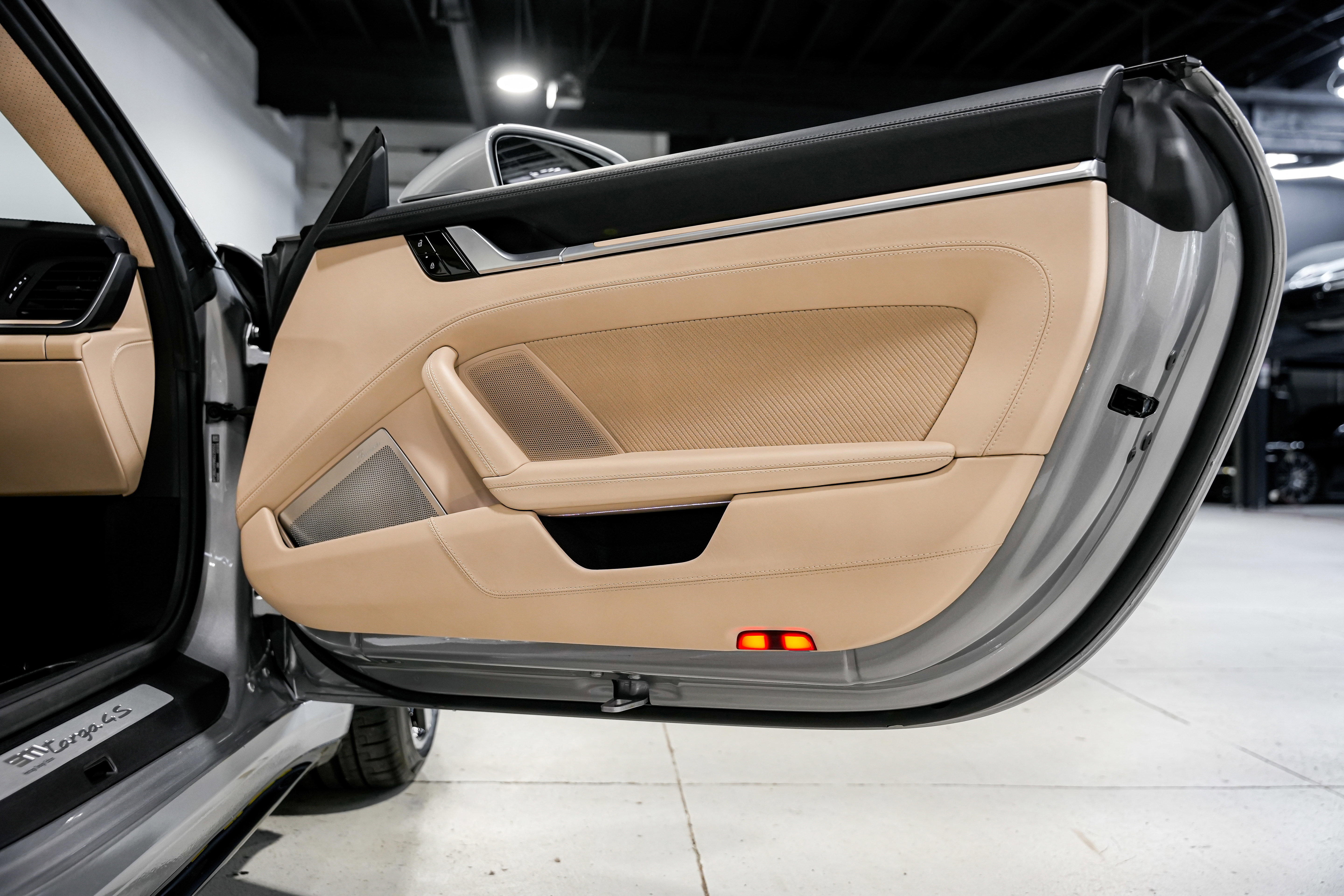 Used 2021 Porsche 911 Targa 4S Heritage Design image 34