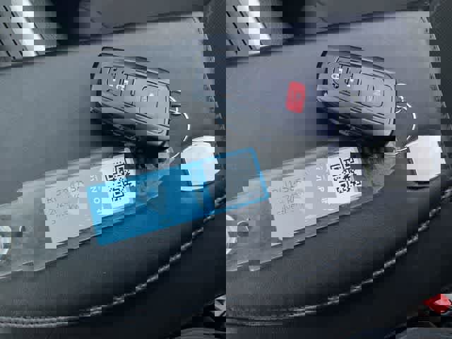 Used 2024 Toyota RAV4 SE image 26