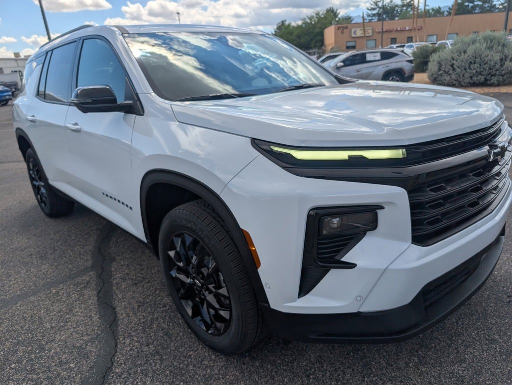 New 2026 Chevrolet Traverse LT w/ Enhanced Driving Package image 7