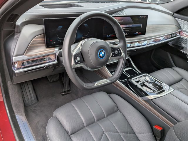 Used 2025 BMW i7 xDrive60 AWD/4WD image 10