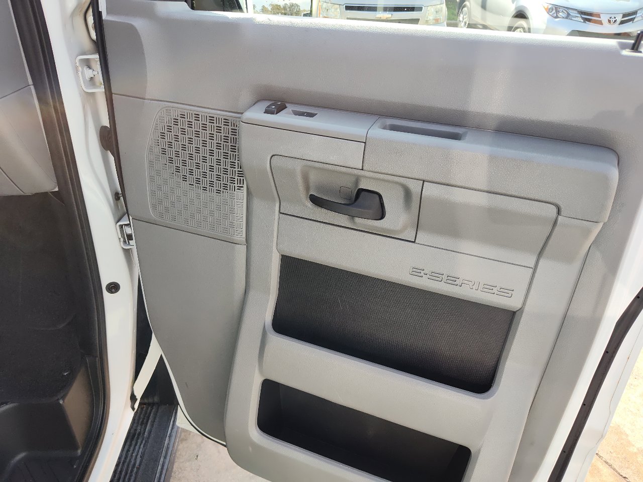 Used 2013 Ford E-250 and Econoline 250 Extended w/ Premium Van Group image 19