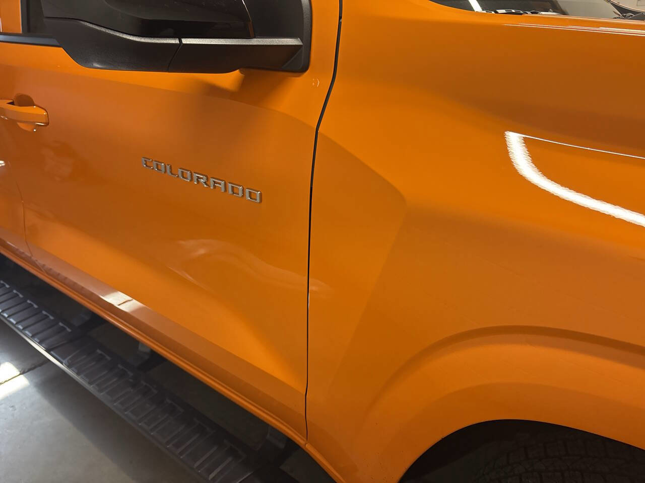 Used 2025 Chevrolet Colorado Z71 w/ Z71 Convenience Package 2 image 8