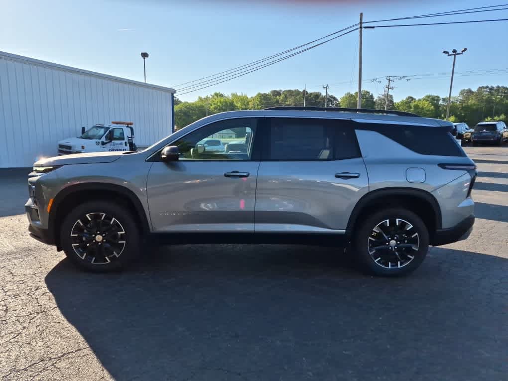 New 2026 Chevrolet Traverse LT w/ Sun and Wheel Package FWD image 4