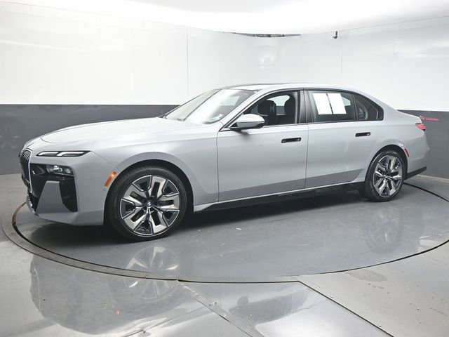 Used 2025 BMW 740i image 4