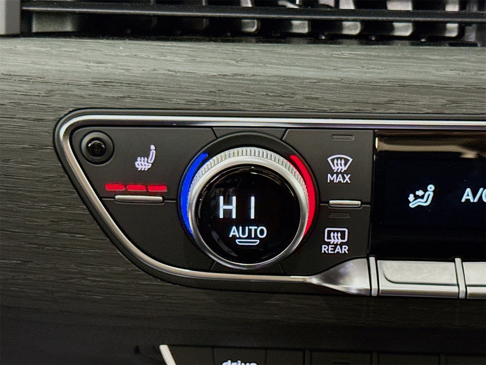 Used 2024 Audi A4 2.0T Premium w/ Convenience Package image 19