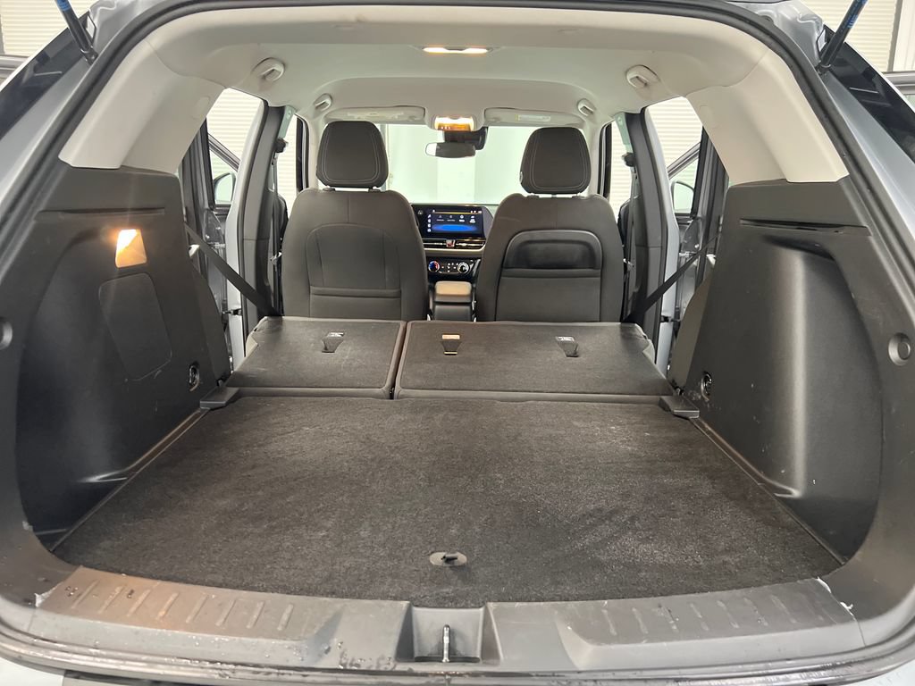 Used 2025 Chevrolet TrailBlazer LT AWD/4WD image 35
