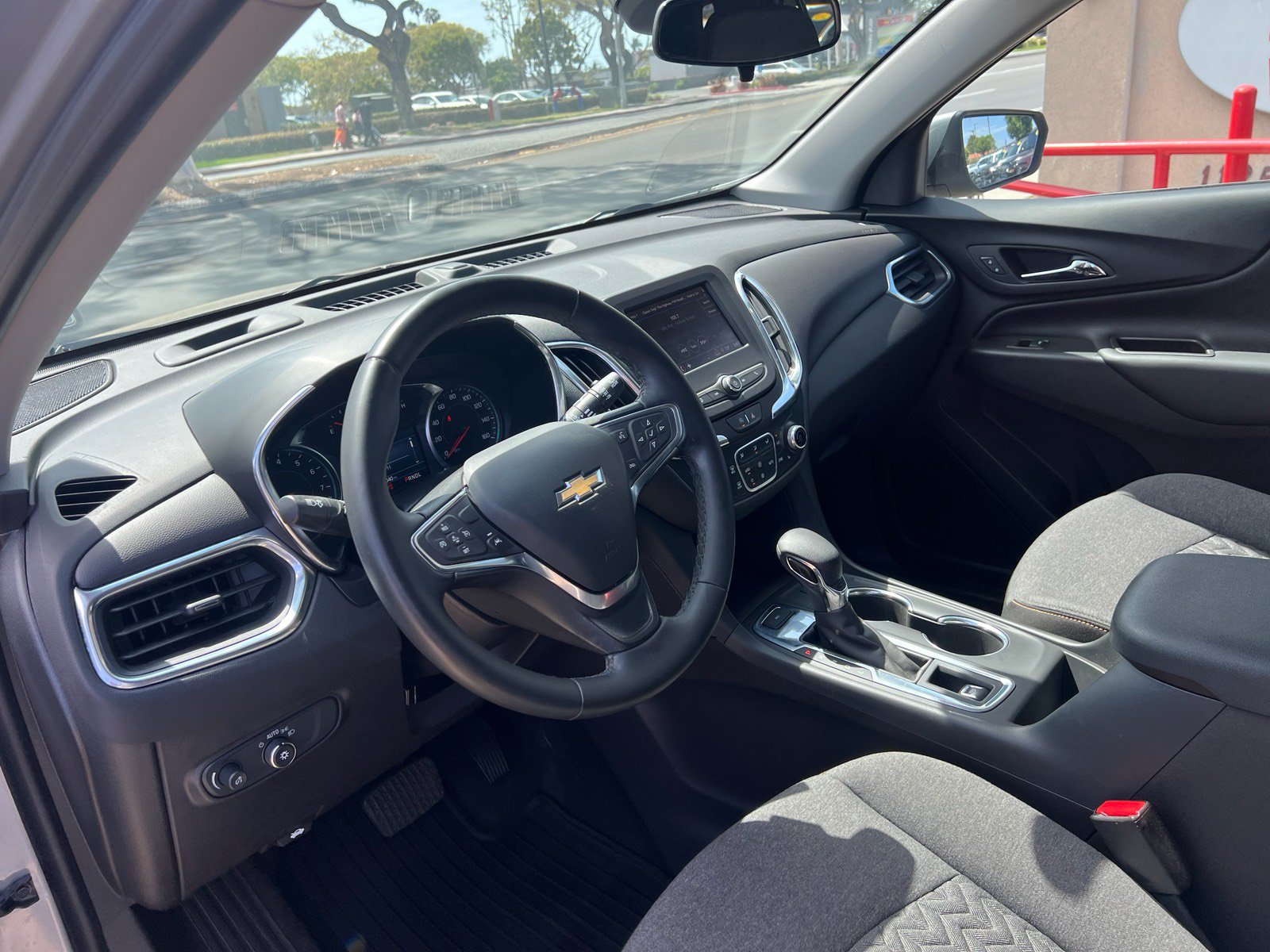 Used 2024 Chevrolet Equinox LT w/ Driver Convenience Package AWD/4WD image 16