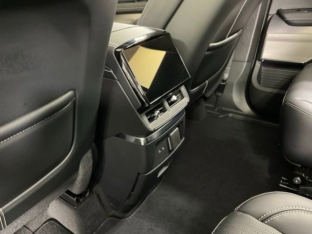 New 2026 Cadillac Vistiq Premium Luxury AWD/4WD image 15