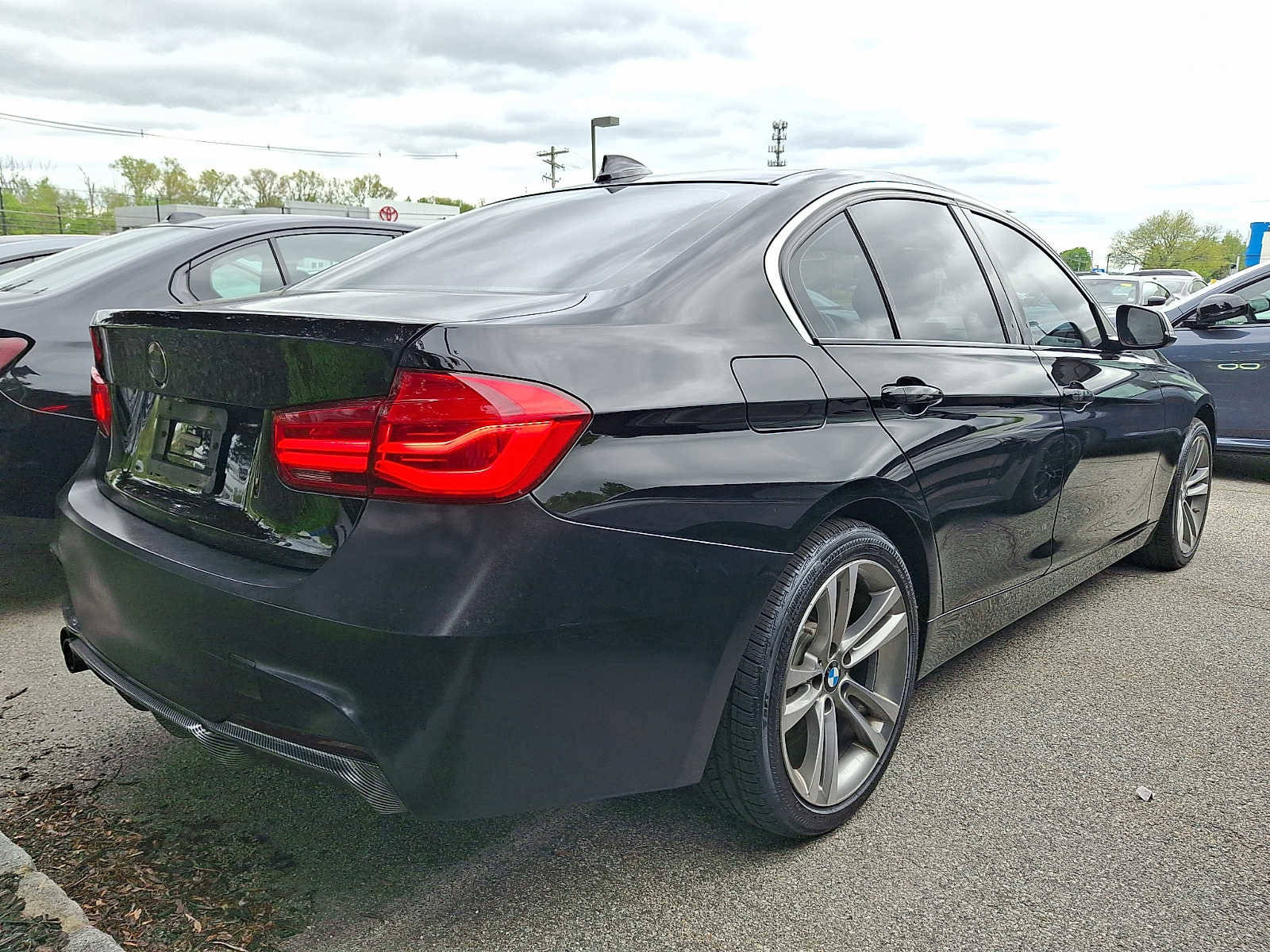 Used 2018 BMW 330i xDrive Sedan w/ Convenience Package AWD/4WD image 5