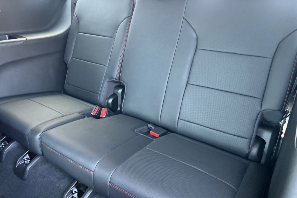 New 2026 Chevrolet Traverse RS image 12