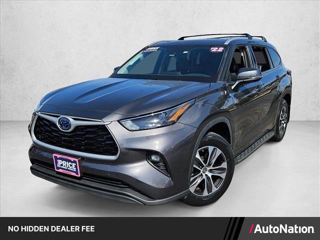 Used 2022 Toyota Highlander XLE FWD image 1