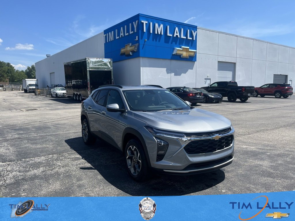 New 2025 Chevrolet Trax LT w/ LT Convenience Package