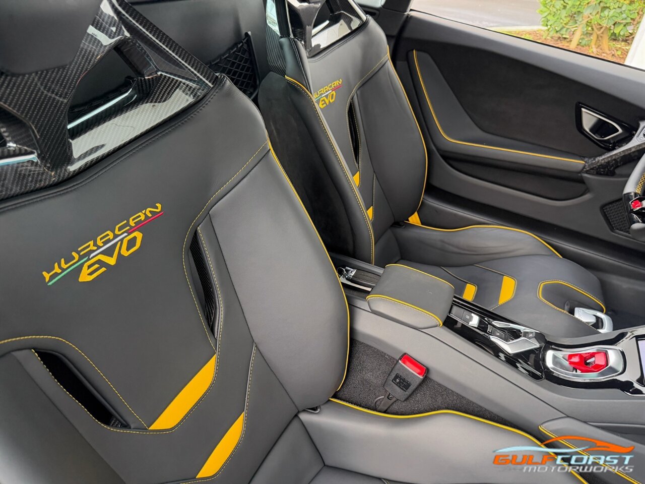 Used 2021 Lamborghini Huracan EVO RWD image 35