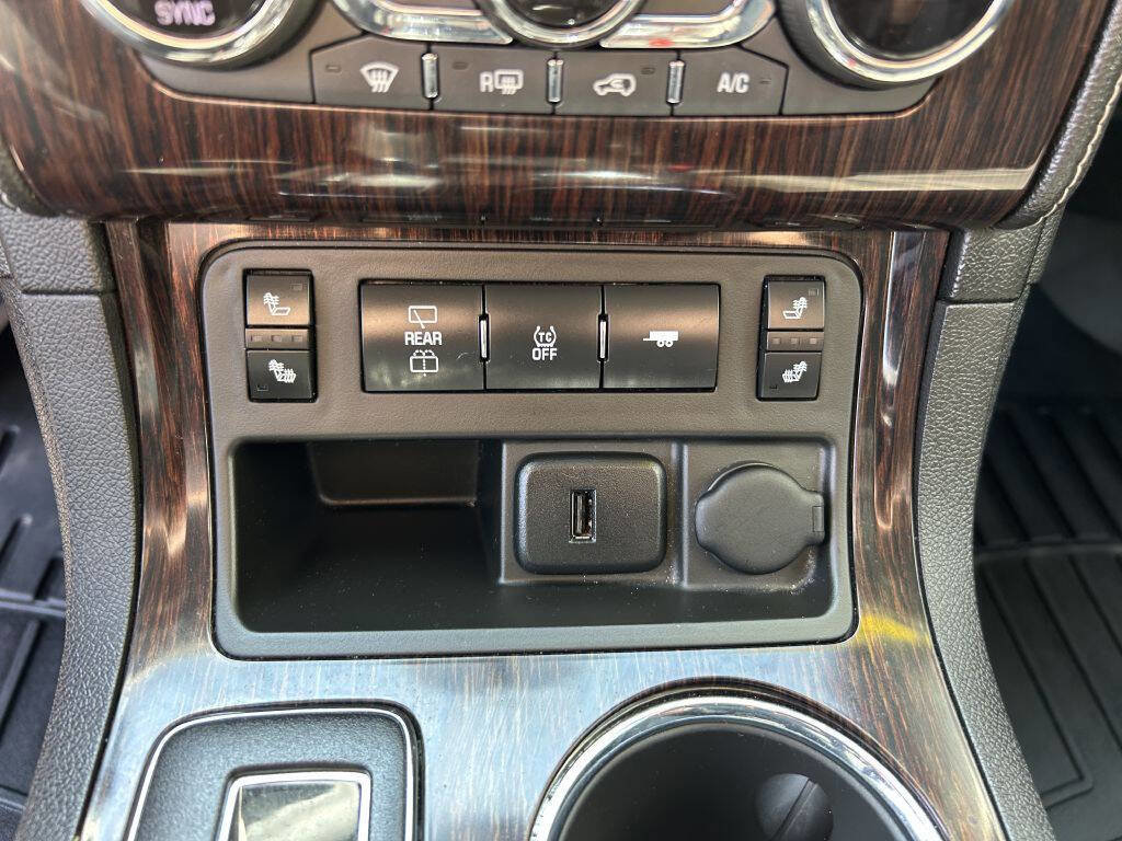 Used 2017 Chevrolet Traverse LT w/ Traveler's Package image 18