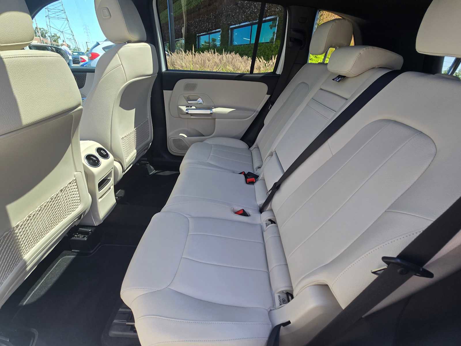 Used 2025 Mercedes-Benz GLB 250 4MATIC image 20