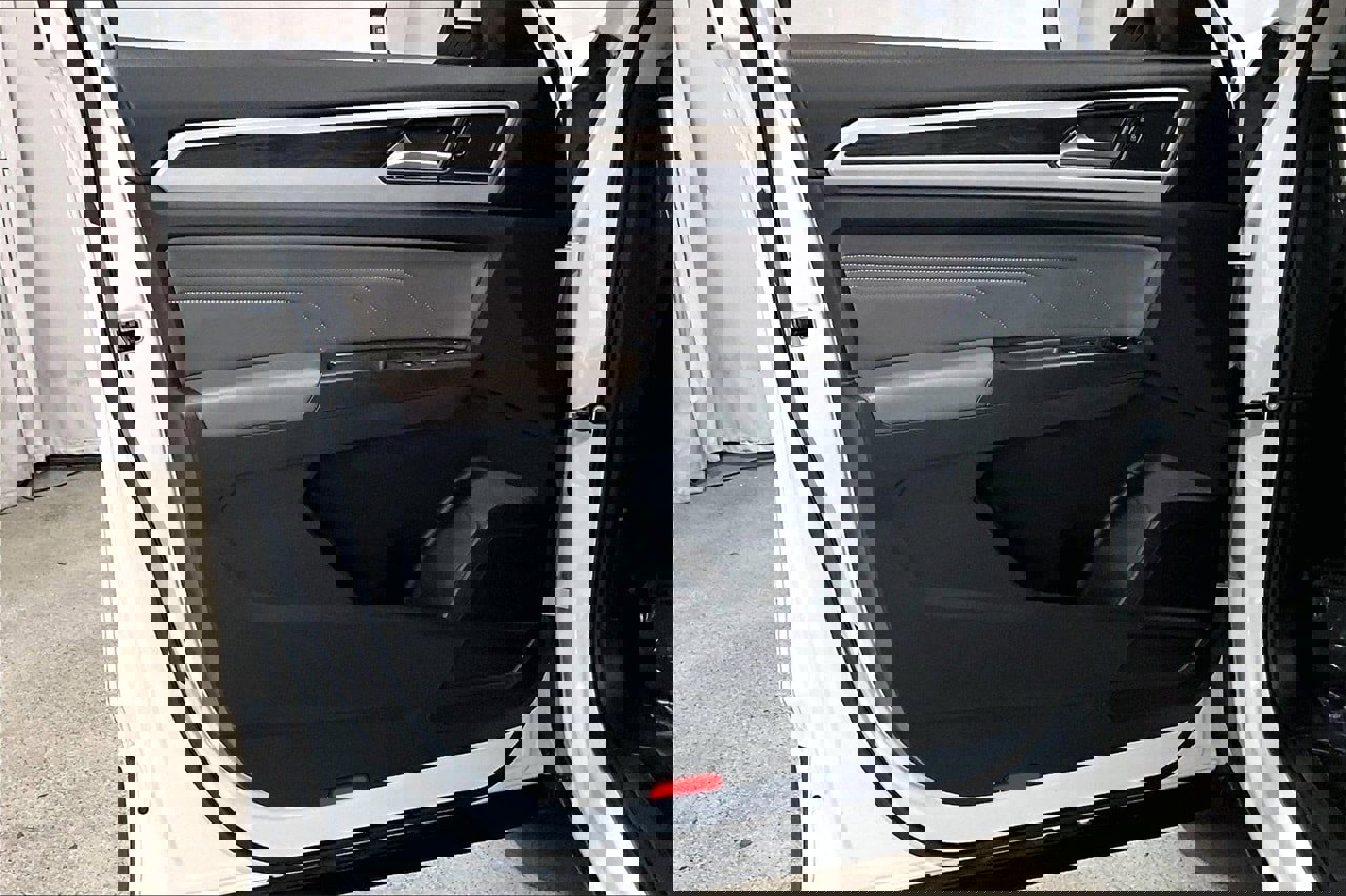 Used 2022 Volkswagen Atlas SE image 25