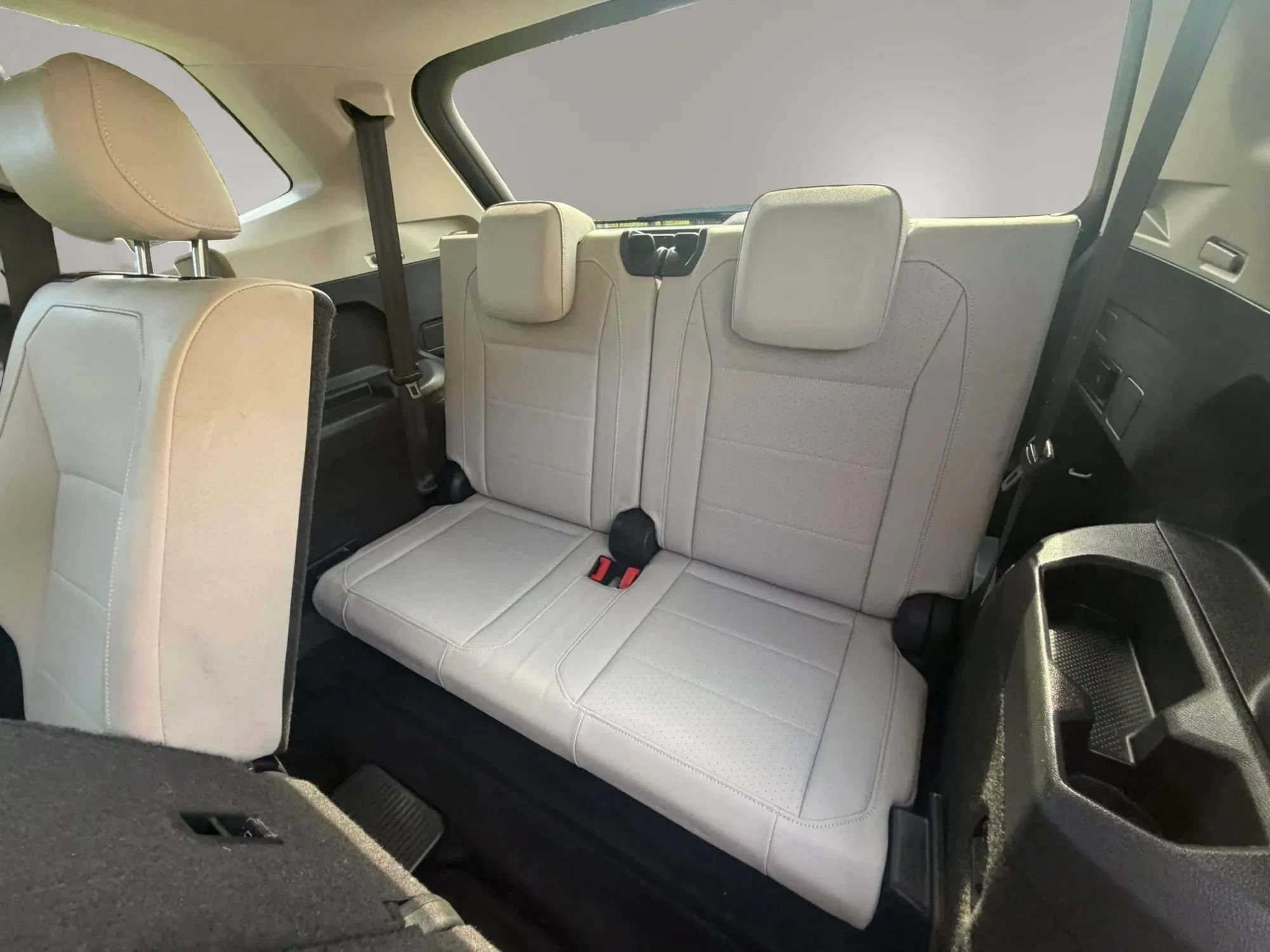 Used 2019 Volkswagen Tiguan SE FWD image 32