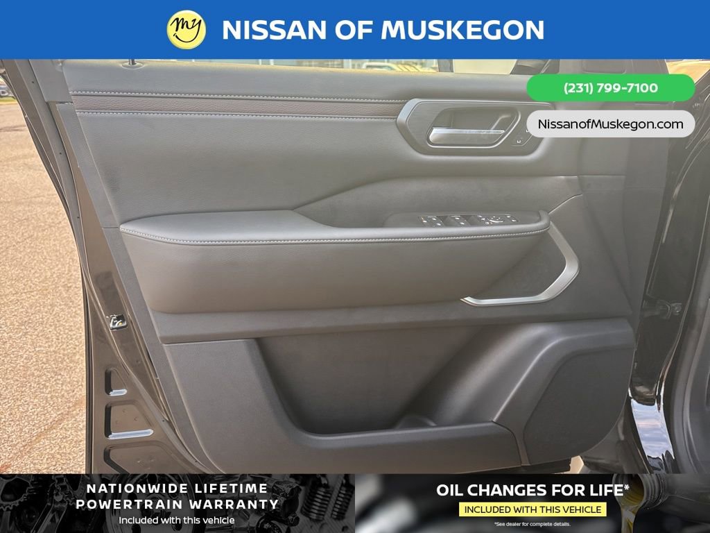 New 2025 Nissan Armada Platinum w/ Convenience Package image 9