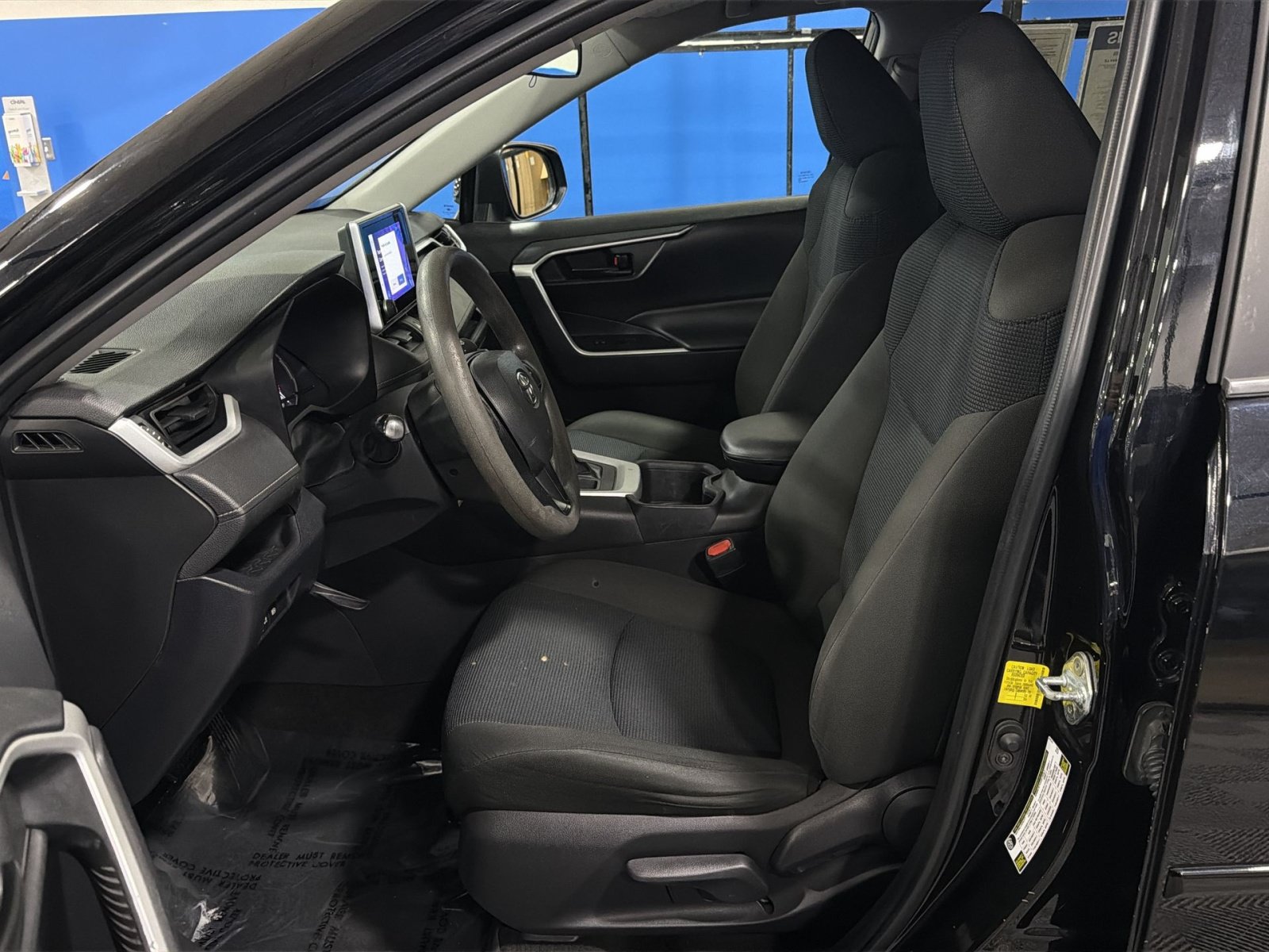 Used 2023 Toyota RAV4 LE AWD/4WD image 18