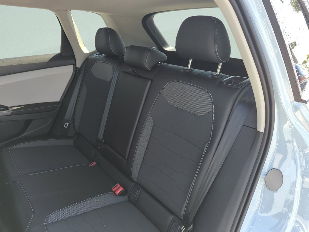New 2026 Volkswagen Taos SE image 29