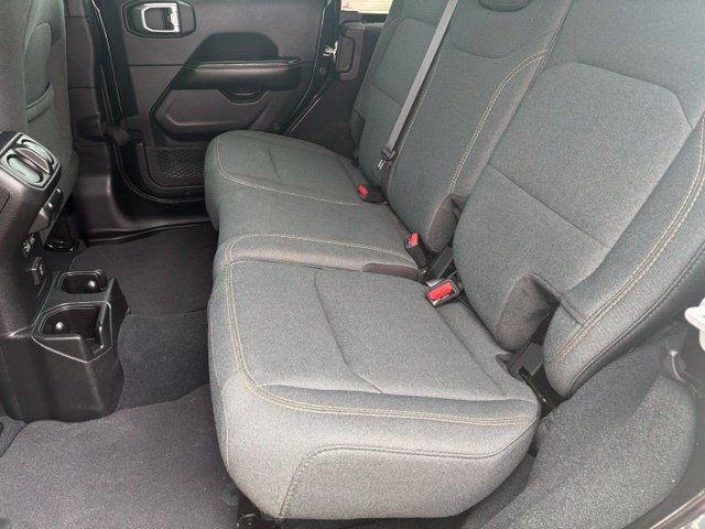 Used 2024 Jeep Wrangler Unlimited Sahara AWD/4WD image 11