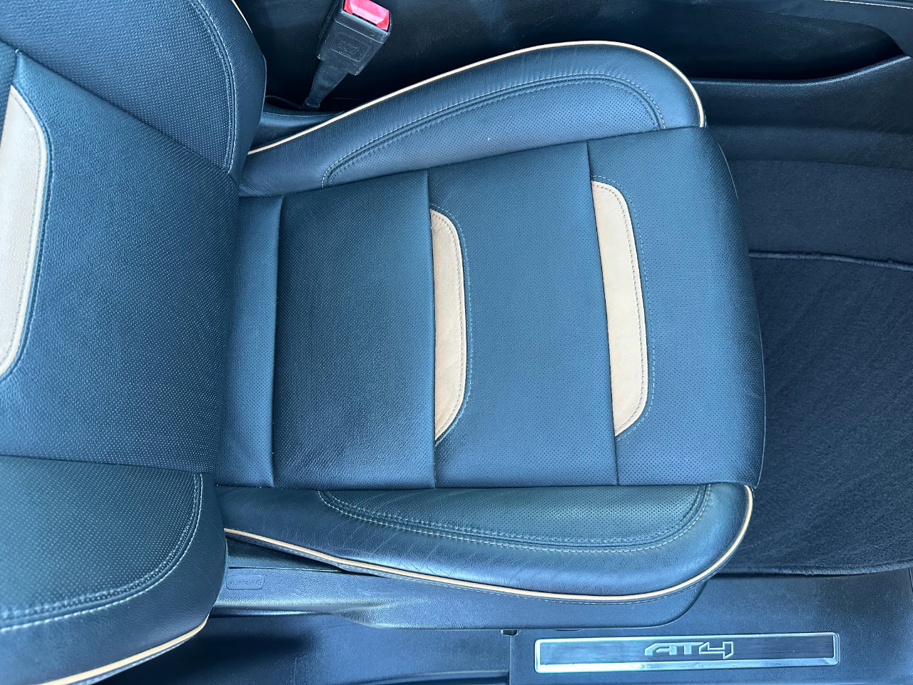 Used 2022 GMC Yukon XL AT4 image 35