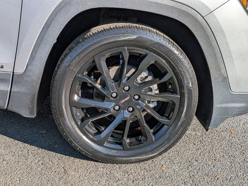 Used 2023 GMC Terrain SLE w/ Driver Convenience Package image 11