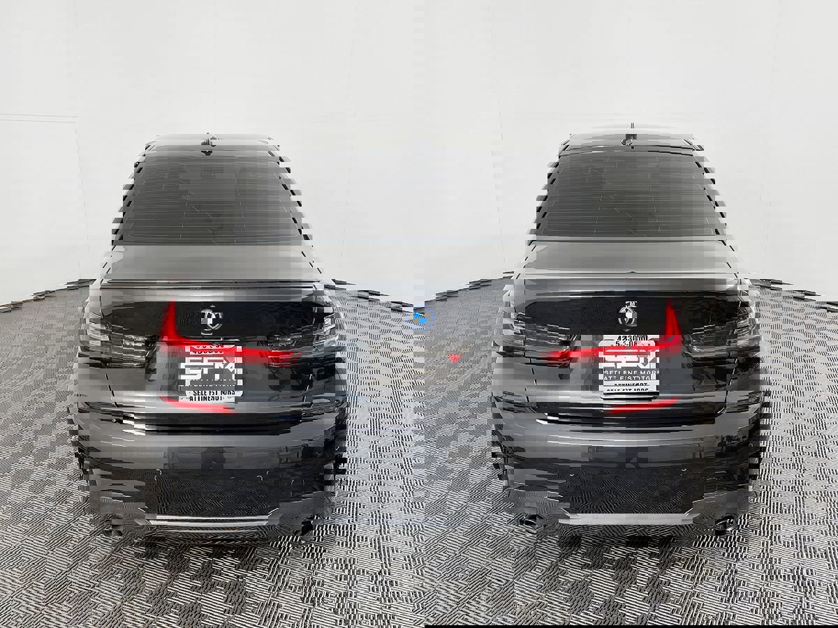 Used 2022 BMW 330e w/ M Sport Package image 9