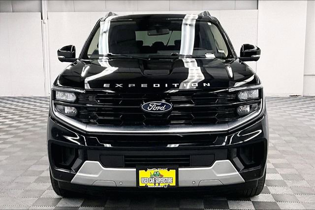 Used 2025 Ford Expedition Platinum image 4