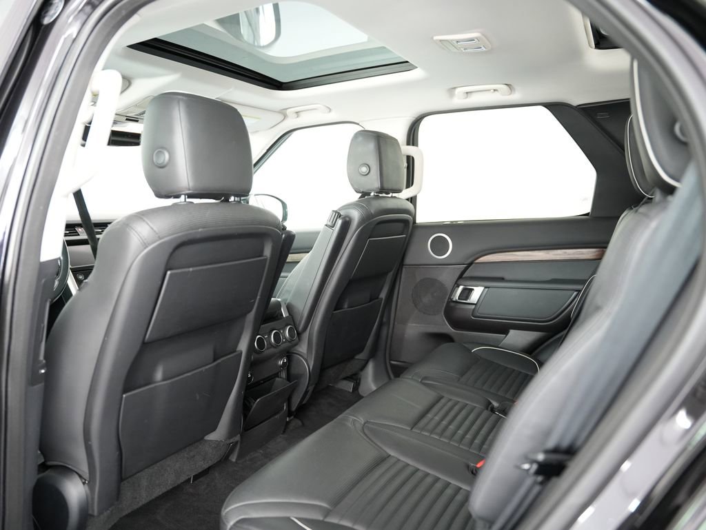 Used 2017 Land Rover Discovery HSE AWD/4WD image 40