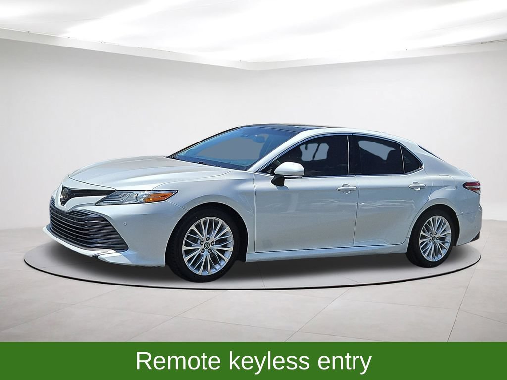 Used 2018 Toyota Camry XLE w/ Audio Package FWD image 3