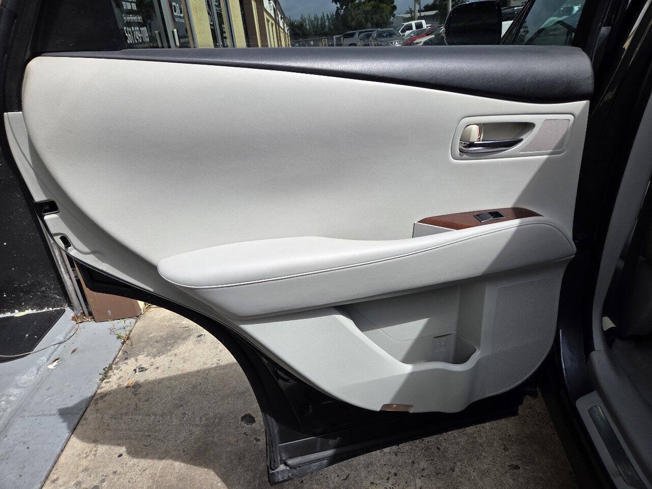 Used 2010 Lexus RX 350 2WD image 19
