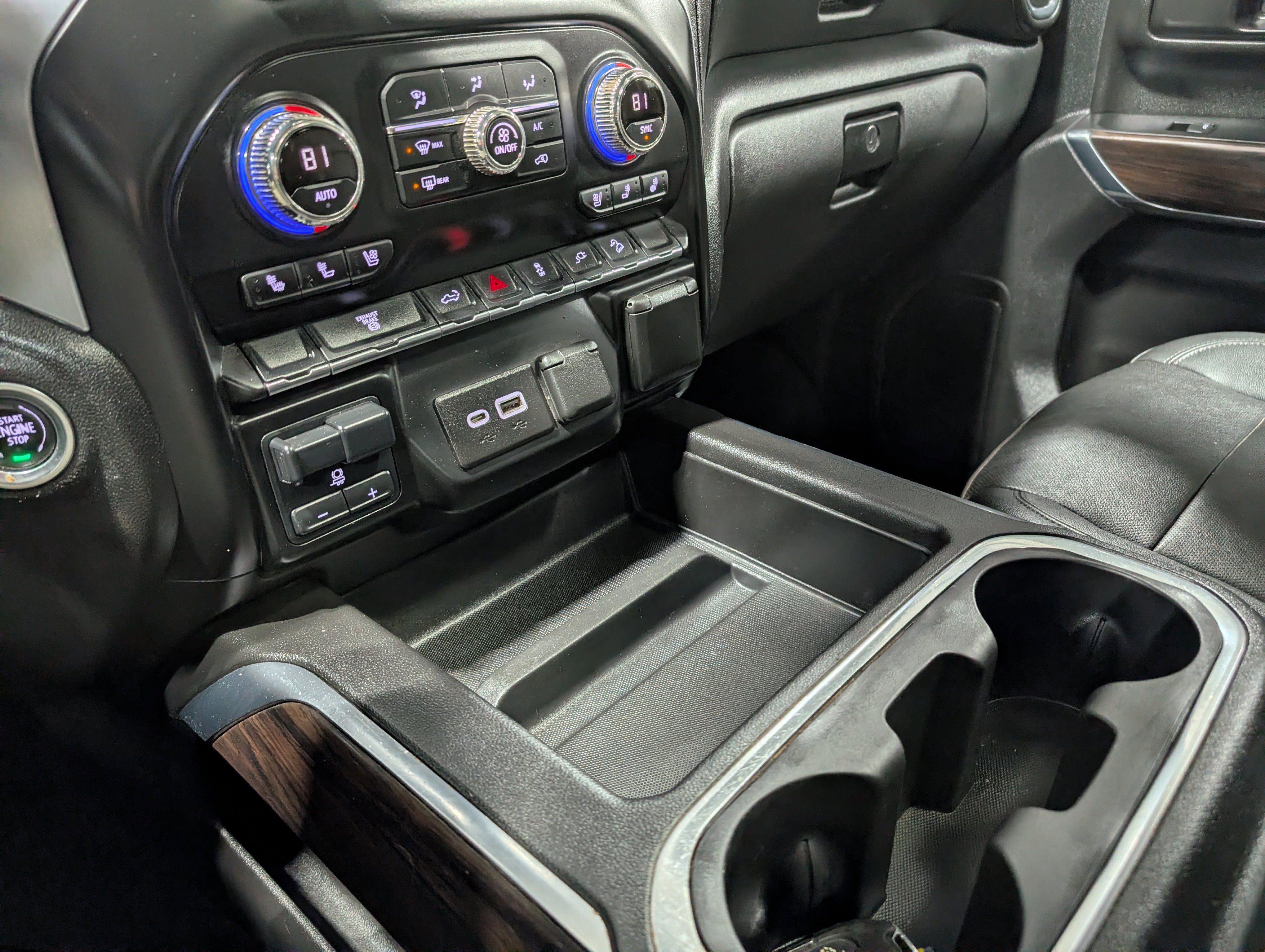 Used 2021 GMC Sierra 3500 SLT w/ SLT Convenience Package image 19