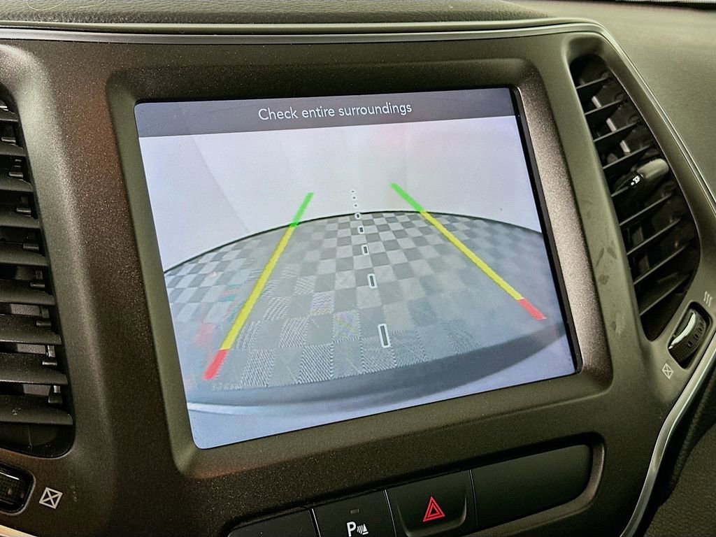 Used 2019 Jeep Cherokee Trailhawk w/ Cold Weather Group image 19