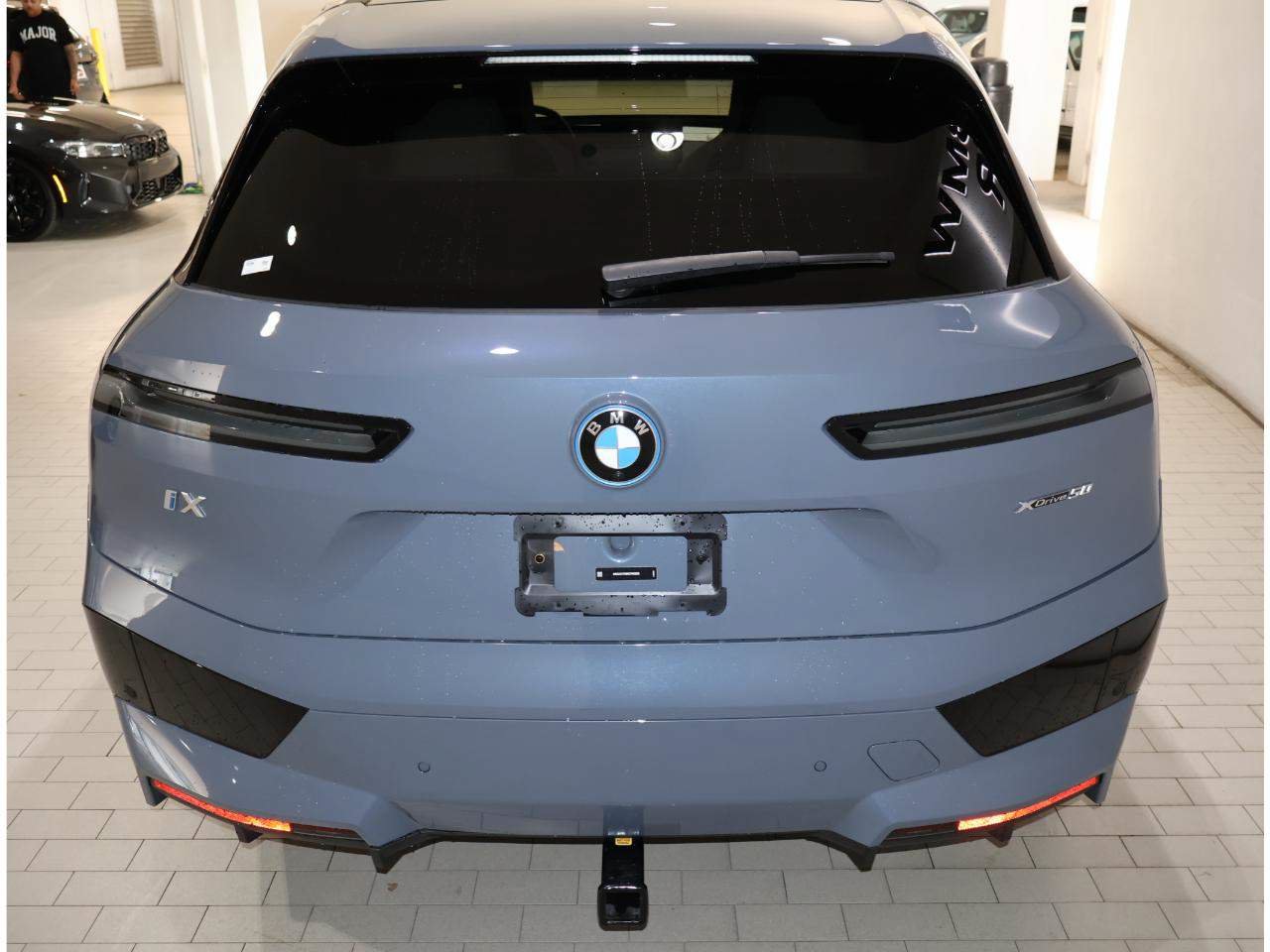 Certified 2024 BMW iX xDrive50 w/ Premium Package AWD/4WD image 6