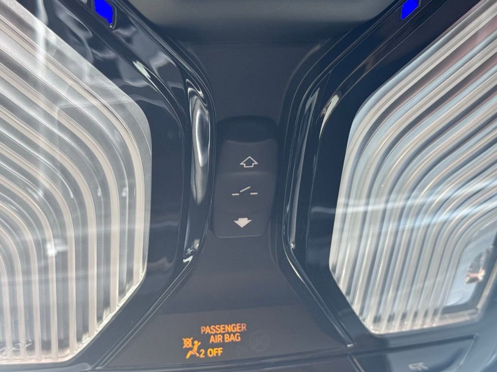 Used 2025 BMW X6 M60i w/ Parking Assistance Package image 30