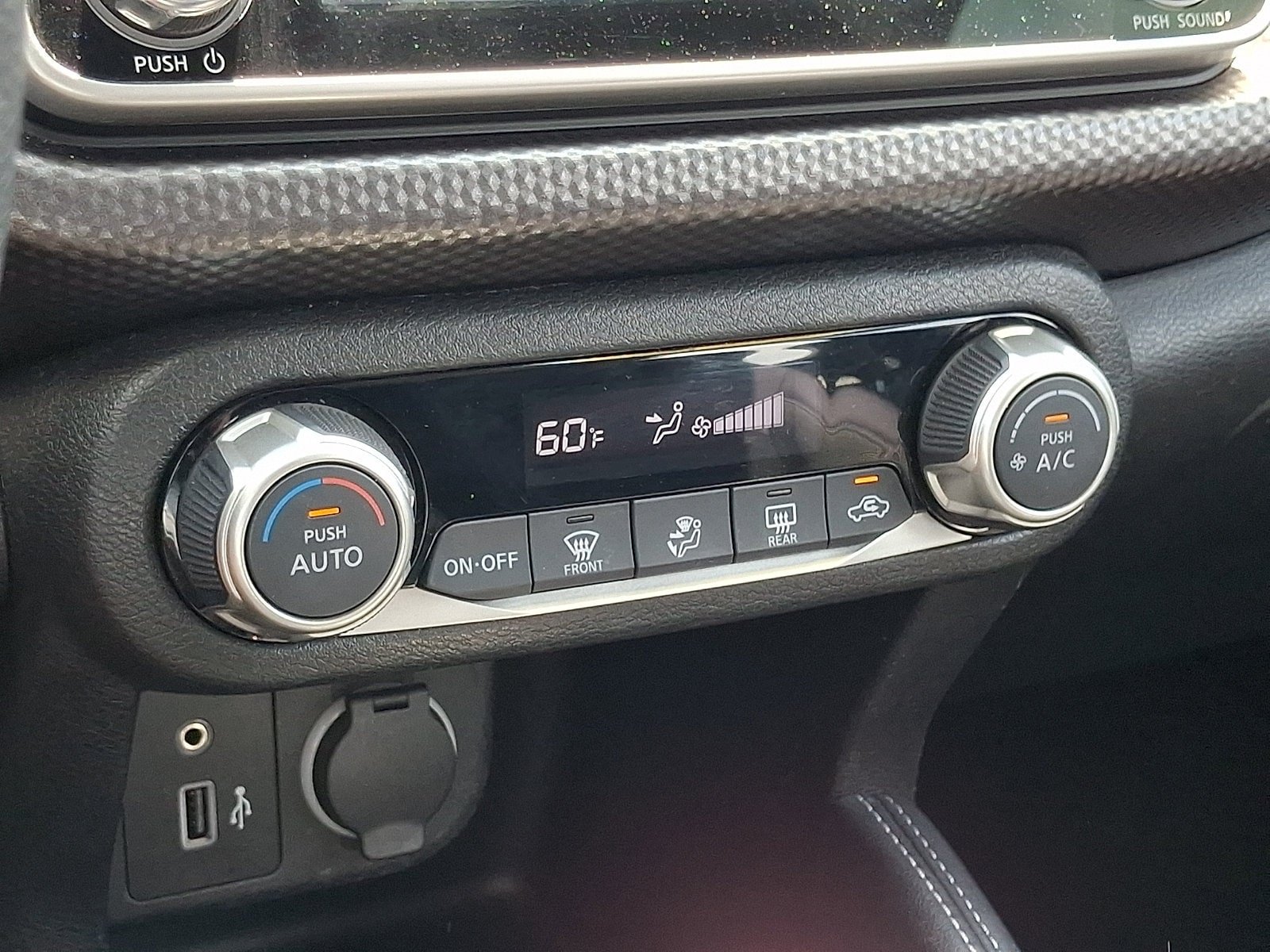 Used 2019 Nissan Kicks SV FWD image 16