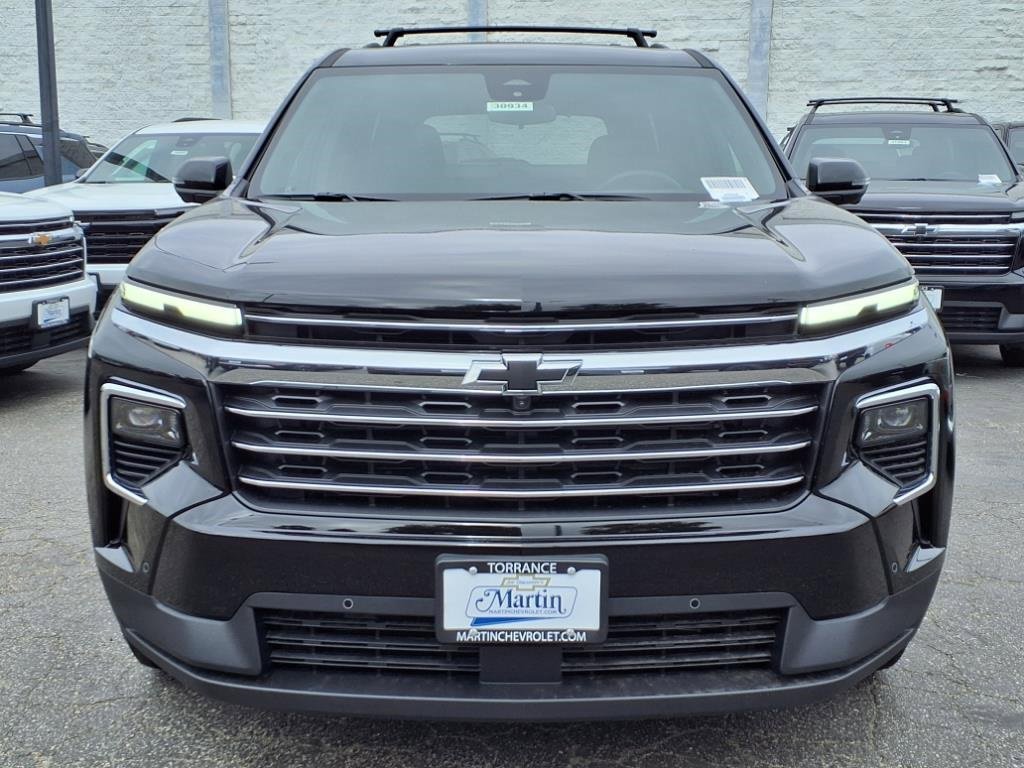 New 2025 Chevrolet Traverse LT w/ Enhanced Driving Package image 2