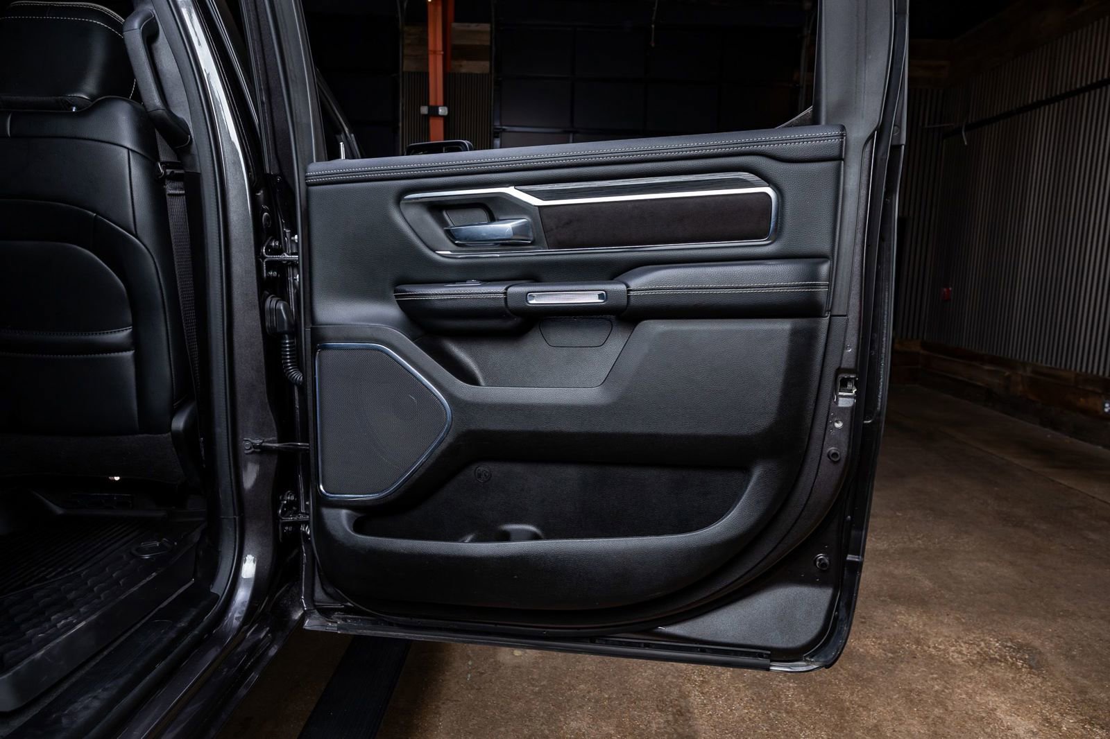 Used 2024 RAM 1500 Laramie image 39