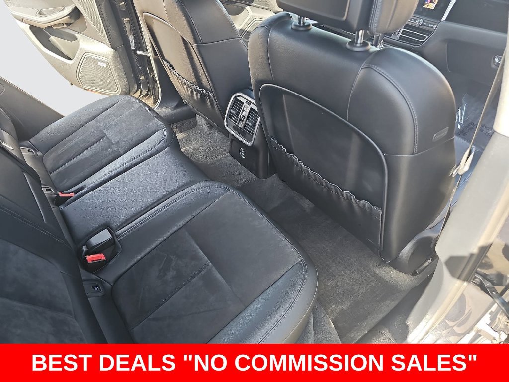 Used 2021 Porsche Macan w/ Premium Package AWD/4WD image 11