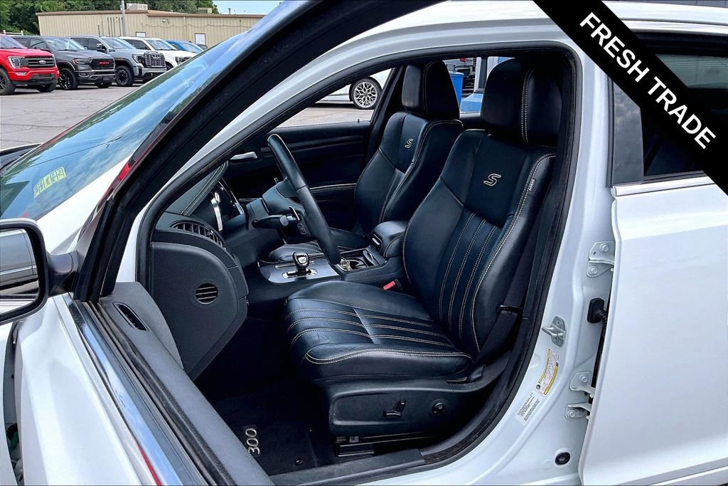 Used 2013 Chrysler 300 S RWD image 20