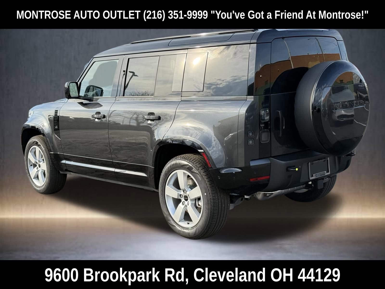 New 2026 Land Rover Defender 110 X-Dynamic SE image 3