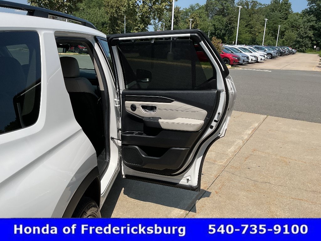 Certified 2026 Honda Pilot Touring image 18