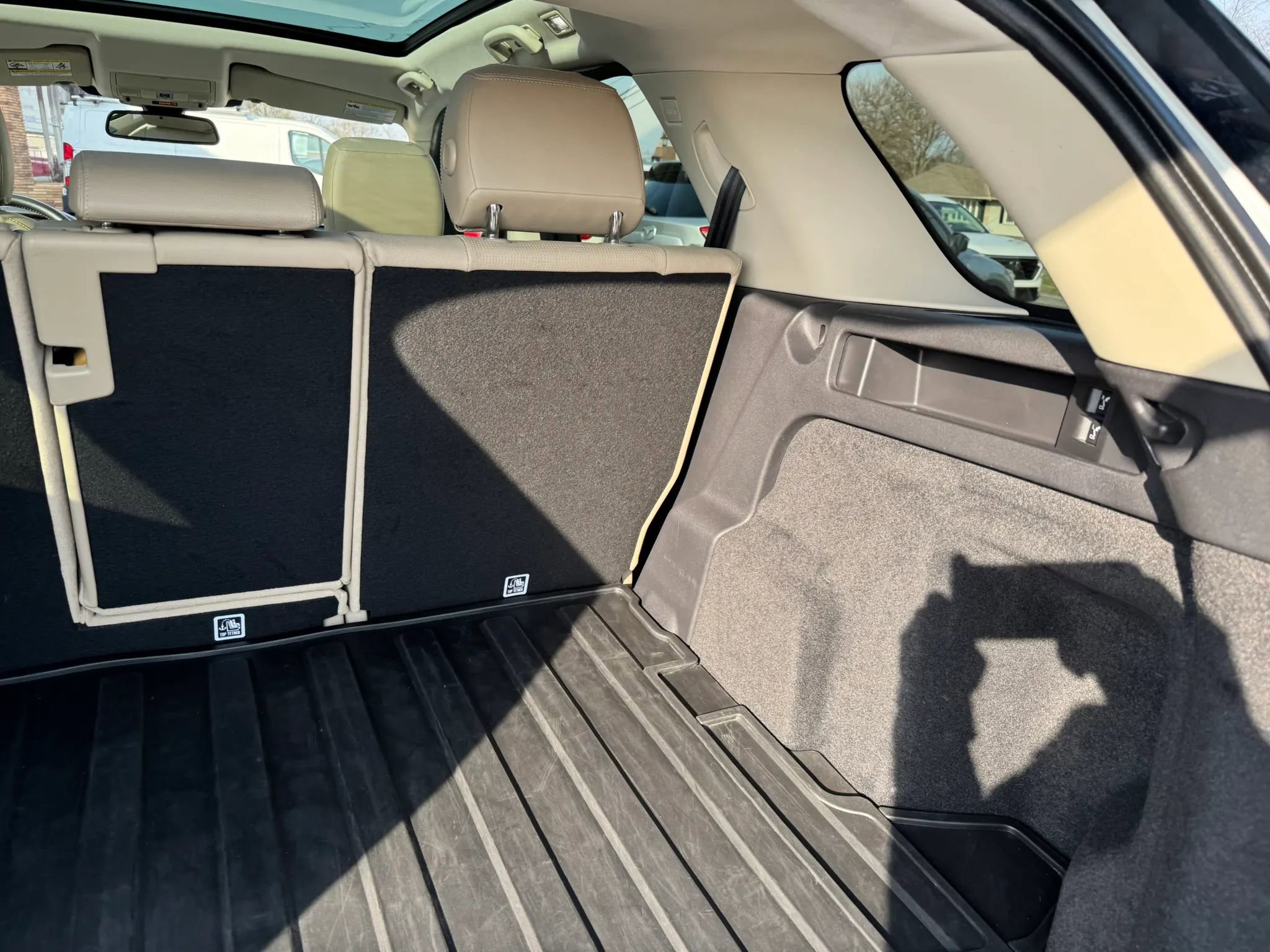 Used 2018 Land Rover Discovery Sport HSE image 39