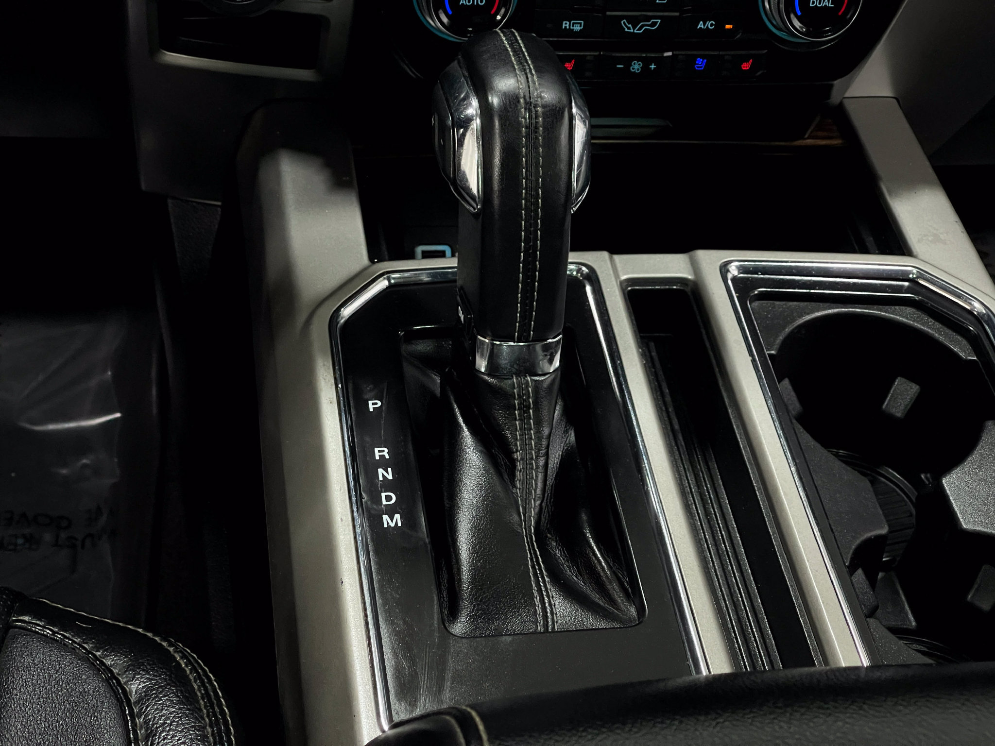 Used 2018 Ford F150 Lariat w/ Equipment Group 502A Luxury AWD/4WD image 29
