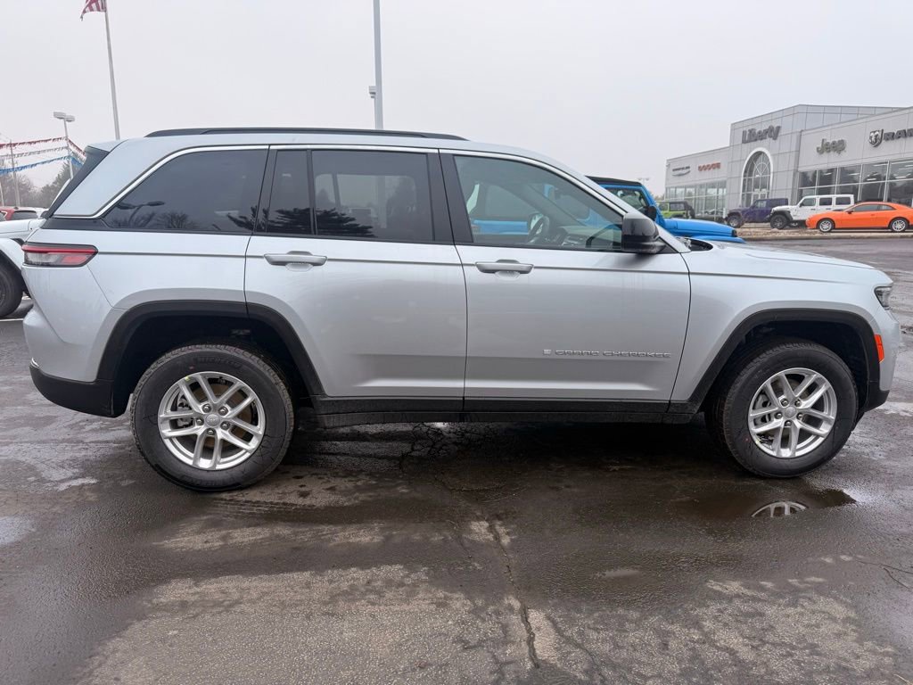 New 2026 Jeep Grand Cherokee Laredo X AWD/4WD image 2