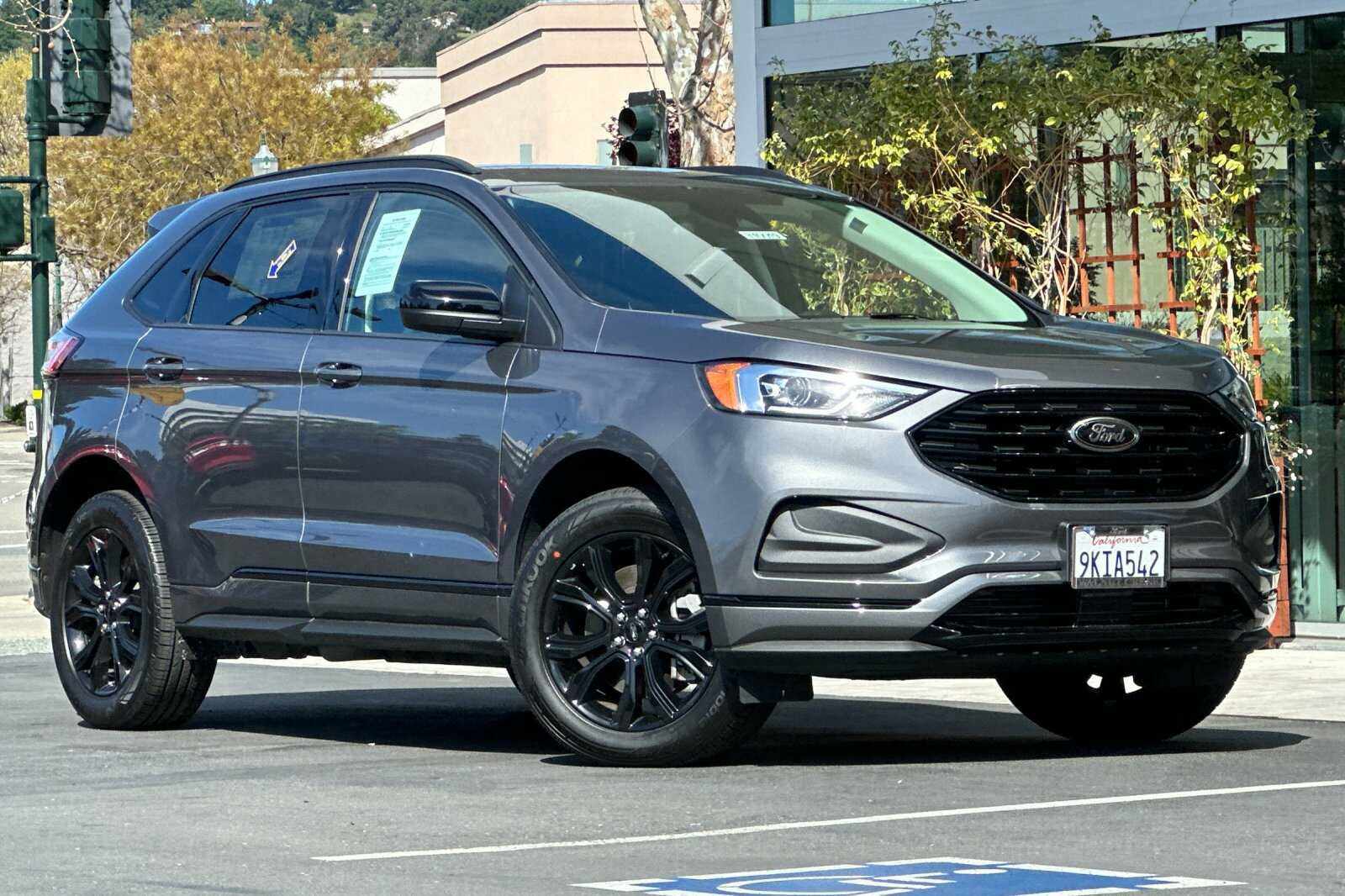 New 2024 Ford Edge SE w/ Black Appearance Package AWD/4WD image 2