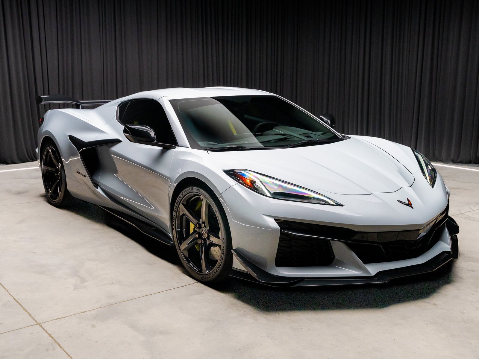 Used 2023 Chevrolet Corvette Z06 w/ Z07 Performance Package image 15